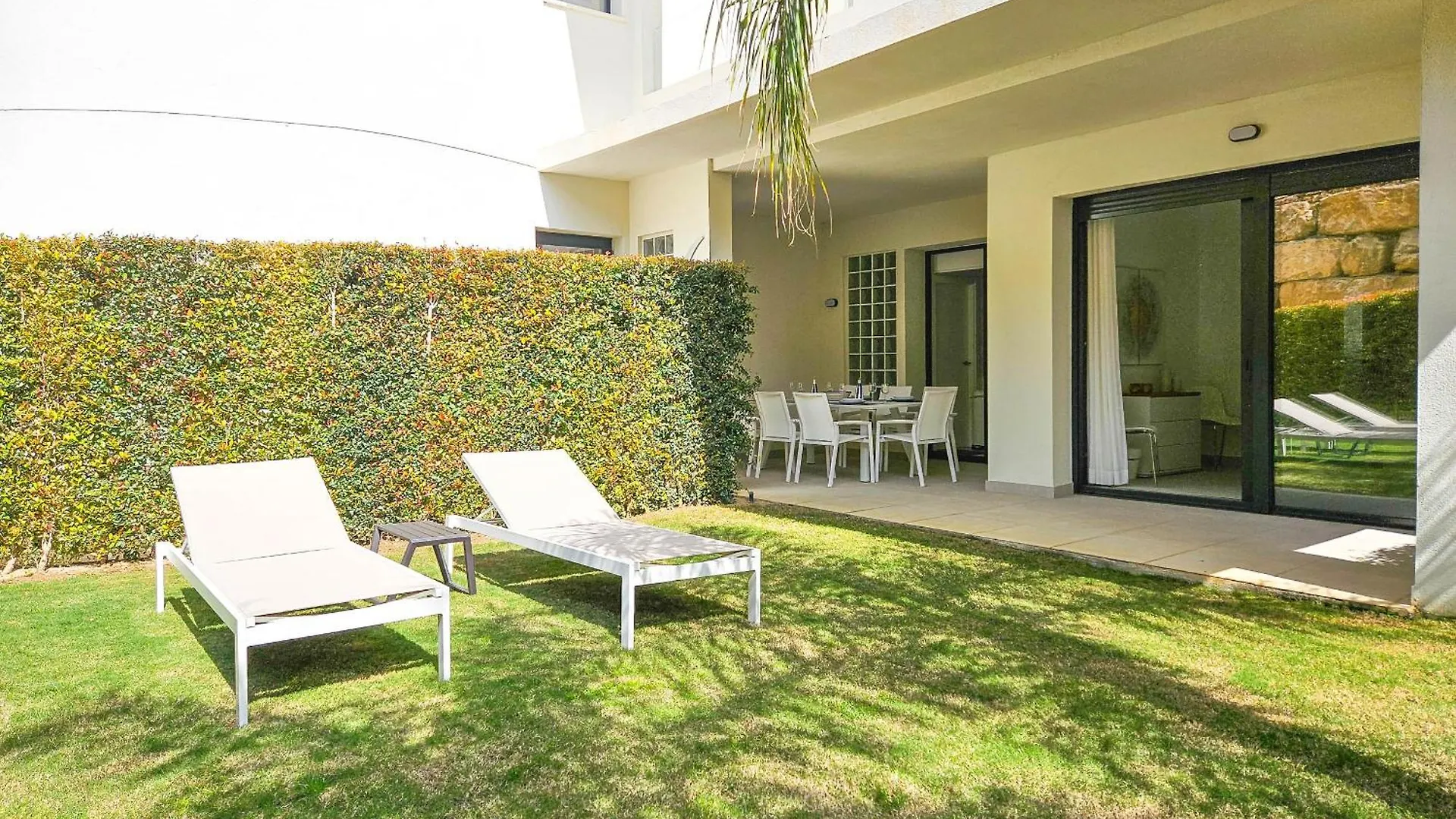 Modern 2 Bed Ground Floor Apartment Finca Cortesin Estepona
