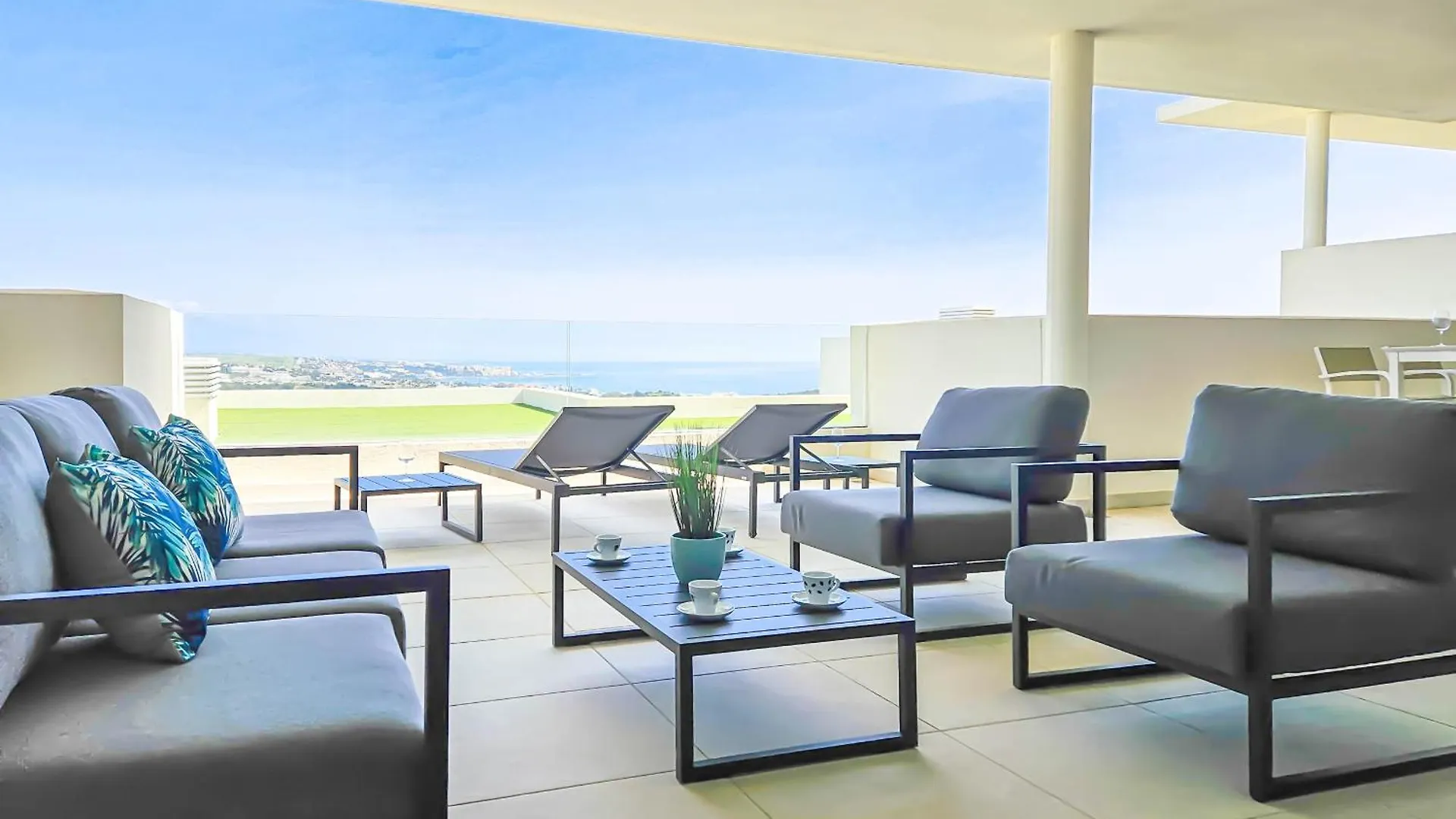 Modern 2 Bed Ground Floor Apartment Finca Cortesin Estepona Spagna