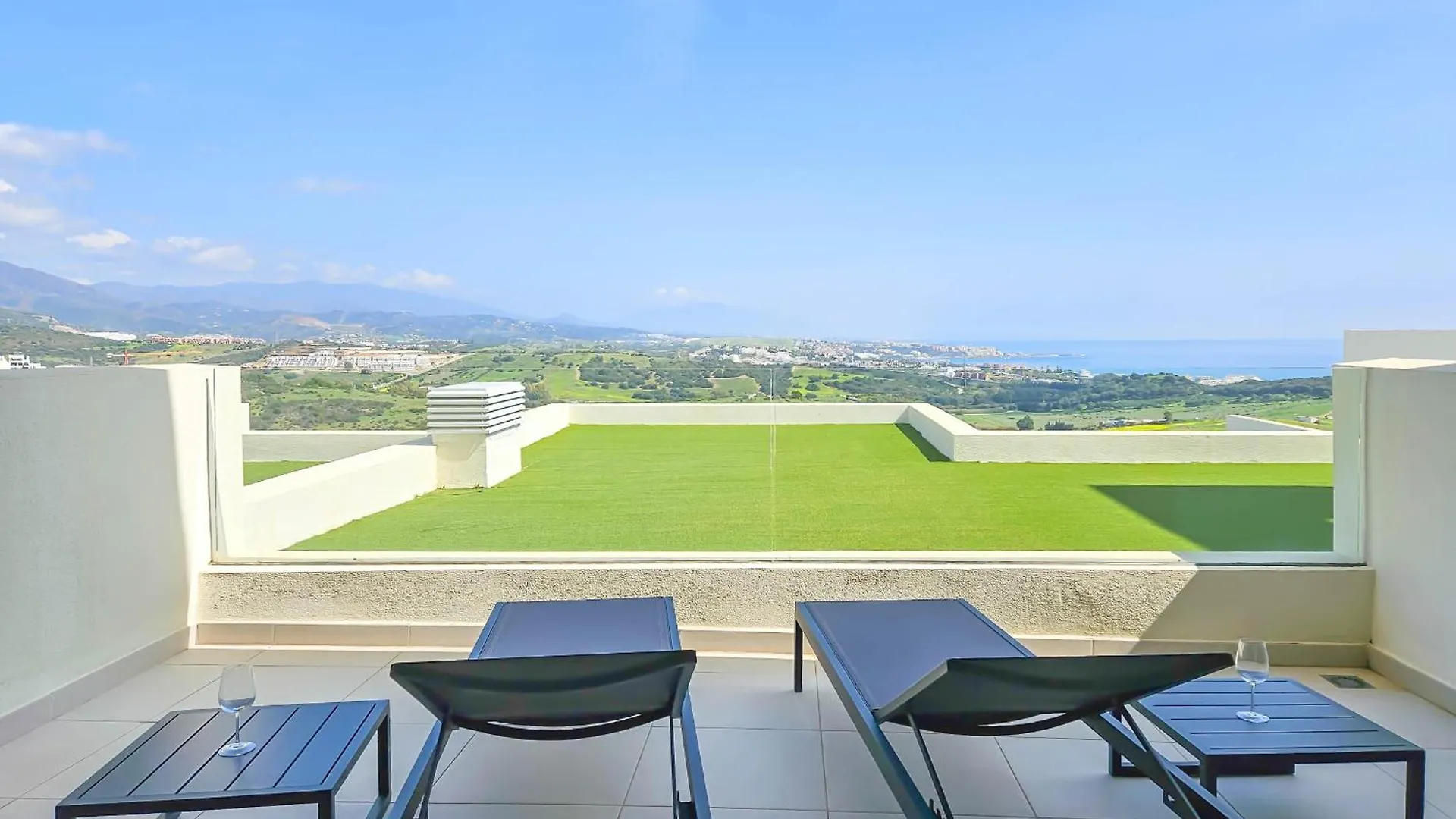 Modern 2 Bed Ground Floor Apartment Finca Cortesin Estepona